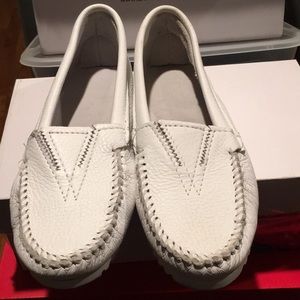 Ladies Minnetonka size 8